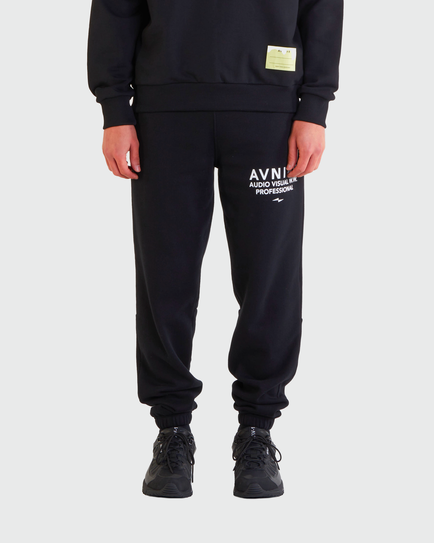 jogging-pause-black-v2-avnier-vetement-orelsan-4-silhouette-face - noir