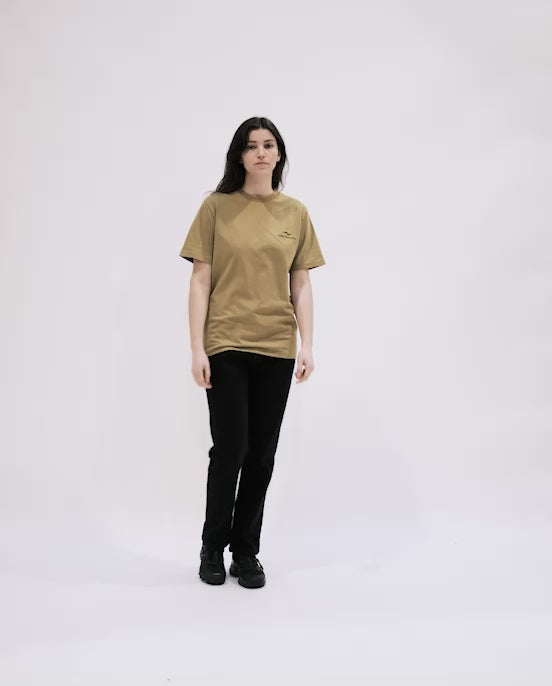 t-shirt-source-dried-tobacco-vertical-v3-avnier-avenier-3-video_d8559caa-d233-4ac5-882a-24cb47958a84 - tabac séché