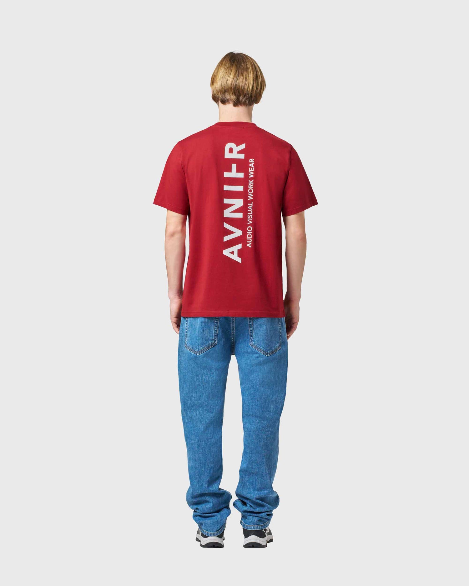 t-shirt-source-vertical-v-rouge-merlot-avnier-vetement-orelsan-4-silhouette-look-dos - Rouge Merlot